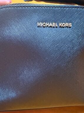Michael Kors Dark Navy Saffiano Leather Zip Cosmetic Case